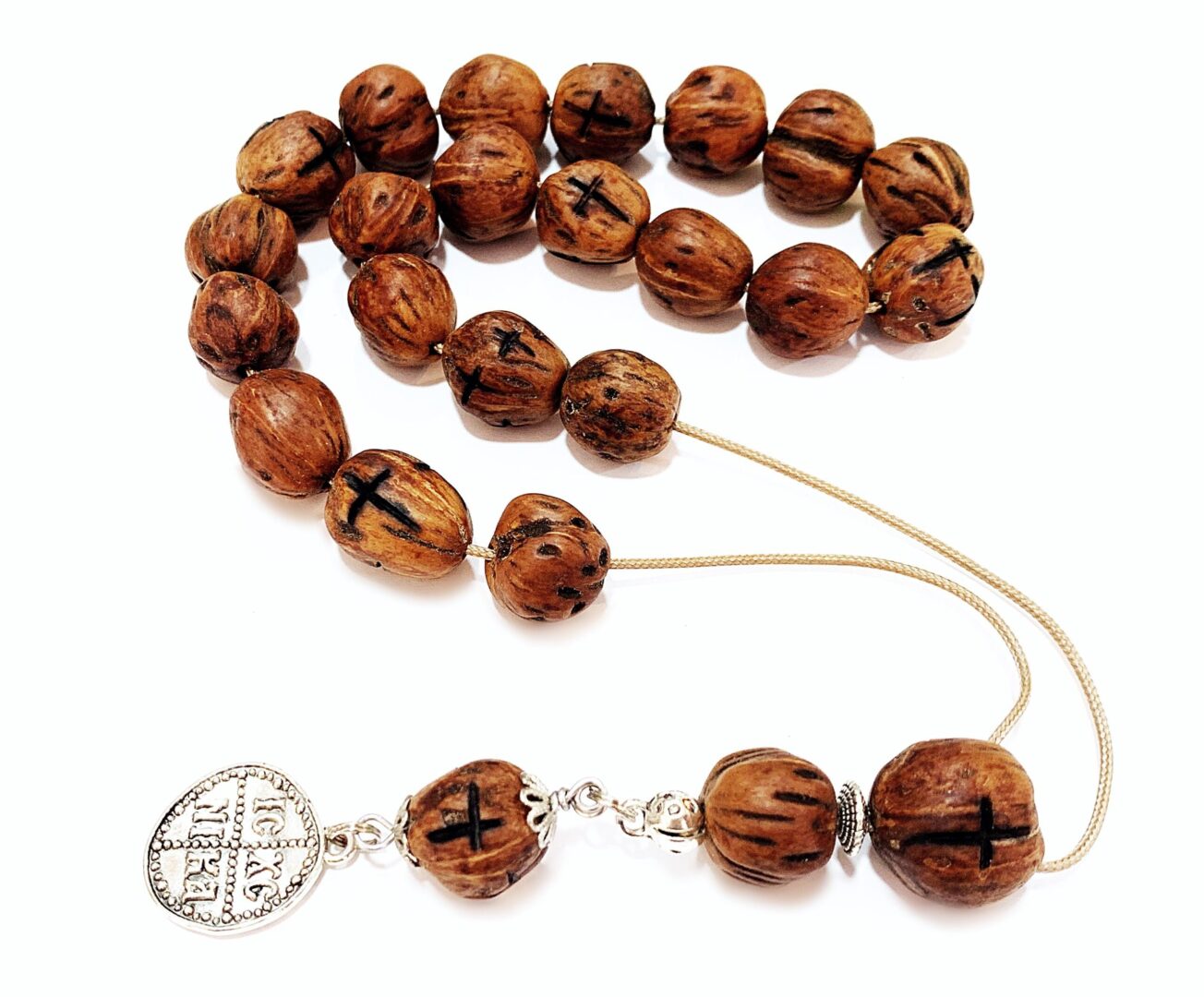 IMG_0176-scaled-1.jpeg Αρωματικό κομπολόι από Μοσχοκάρυδο με σκαλιστούς σταυρούς JUN 1 - Image 1