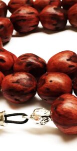 Αρωματικό 33άρι κομπολόι από Μοσχοκάρυδο κόκκινο