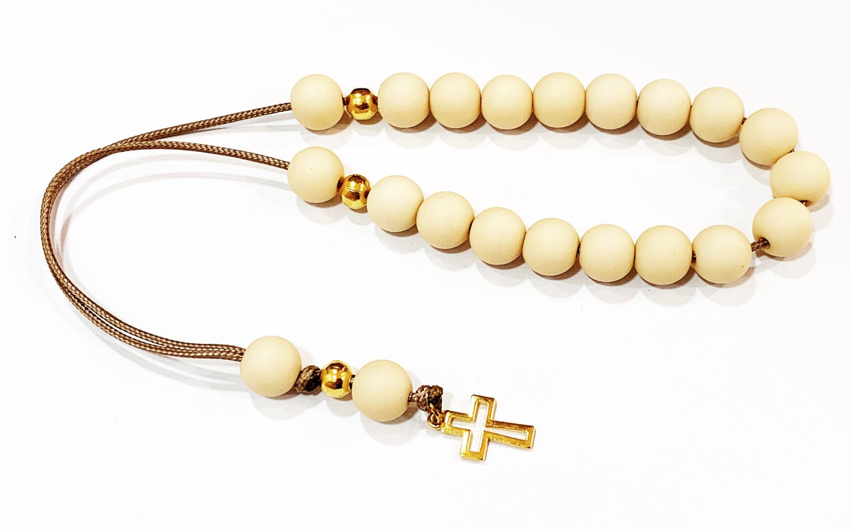 img_2279 Κομπολόι μπομπονιέρας από μπέζ ρητίνη με χρυσές λεπτομέρειες MINI 5 - Image 1