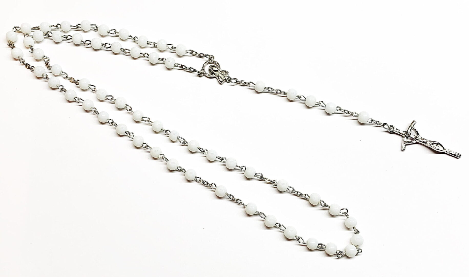 765E24A6-63BA-401A-8C4F-FC11273EB087-scaled-1.jpeg Ροζάριο λαιμού μοναστηριακό λευκό ROS 10 - Image 1