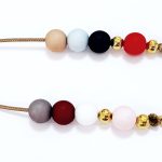 Μπεγλέρι μπομπονιέρας από ρητίνη πολύχρωμη με χρυσά στοιχεία BEG 158