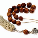 Αρωματικό κομπολόι από μοσχοκάρυδο φυσικό με φούντα JUN 15