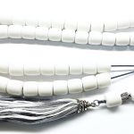 Κρητικό λευκό κομπολόι με 51 χάντρες από Ρητίνη με φούντα RIT 200