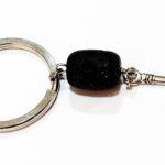 Μπρελόκ από Λάβα και μέταλλο Αλπακά KEY 17